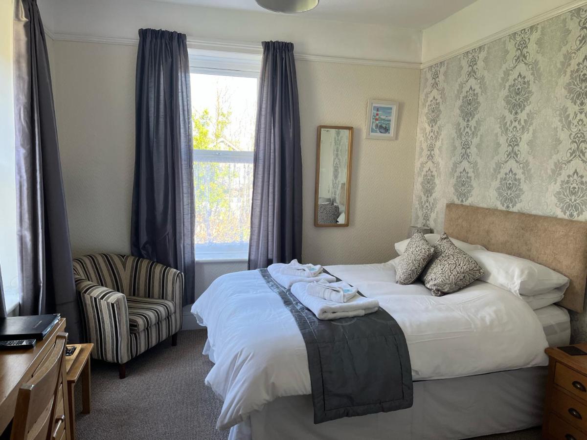 Cairn House Bed & Breakfast Илфракомб Екстериор снимка