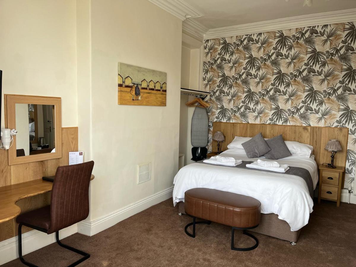 Cairn House Bed & Breakfast Илфракомб Екстериор снимка
