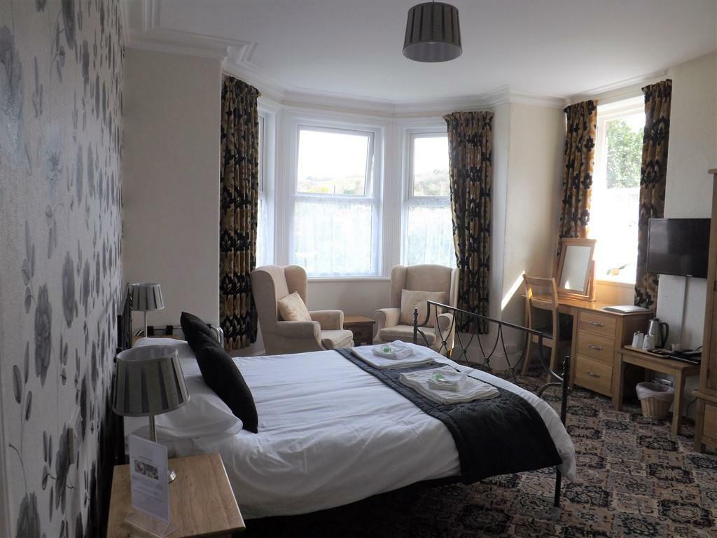 Cairn House Bed & Breakfast Илфракомб Стая снимка
